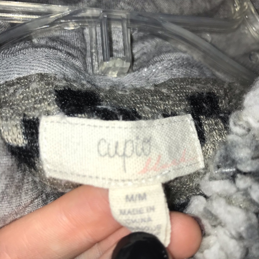 Fluffy Sweater - Picture 3 of 3